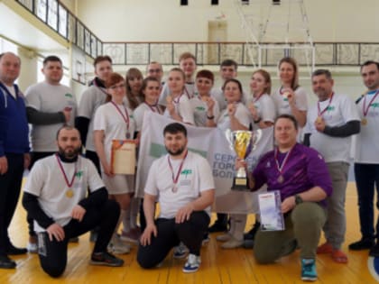 Личным примером: медики Серова встретились на спортивном ристалище и здорово провели время