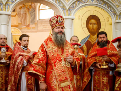 Архиерейское богослужение в праздник преподобномучениц Елисаветы и Варвары