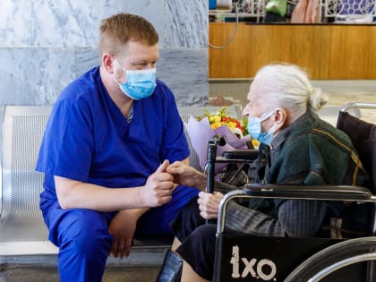 Свердловские врачи вылечили от коронавируса 103-летнюю пациентку