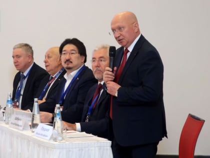 Более 750 специалистов со всей страны обсудили в столице Урала тенденции и перспективы развития малотравматичной хирургии