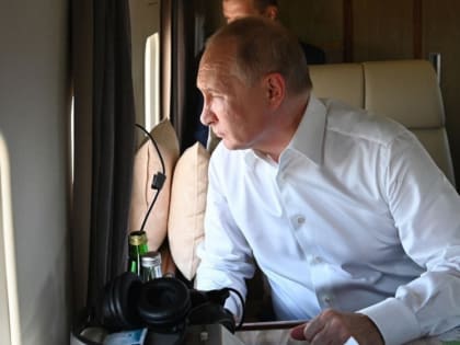 Президент России Владимир Путин поблагодарил сотрудников УВЗ и похвалил танки