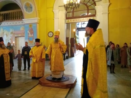 Правящий архиерей совершил Всенощное бдение в Свято-Троицком соборе