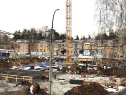 Более 1,6 миллиарда рублей направят на строительство восьми поликлиник в Свердловской области