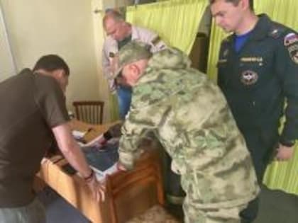 Губернатор Евгений Куйвашев приехал в поселок Солнечный