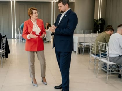 Елена Чечунова и Станислав Блохин посетили бизнес-сообщество Cashflow196.