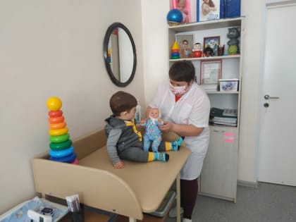 Вакцина против гриппа для малышей и подростков доставлена в больницу