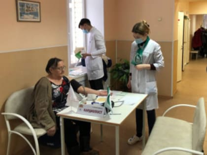 Медицинский десант обследовал более 100 жителей посёлка Кедровое