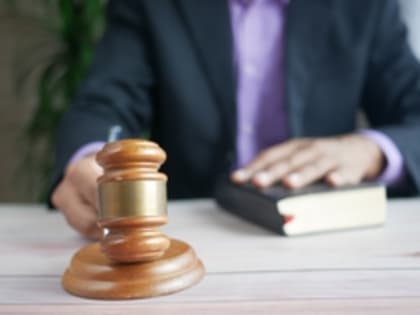 Свердловчане взыскали с больницы по миллиону рублей за смерть сына