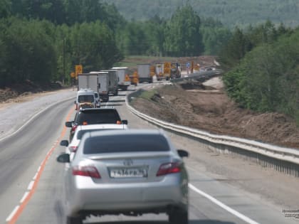 Из-за пожара движение на федеральной трассе Екатеринбург – Курган ограничили