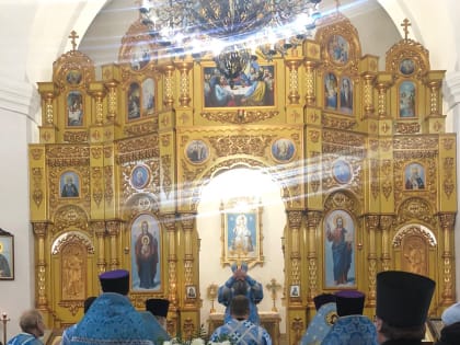 Божественная Литургия в храме апостола и евангелиста Иоанна Богослова