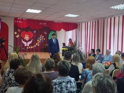 Михаил Зубарев принял участие в праздничных мероприятиях в честь Дня социального работника