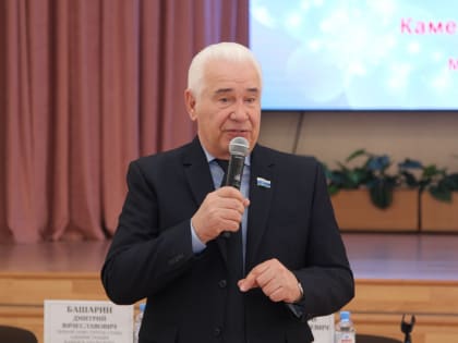 Виктор Якимов и Анна Соломеина вручили награды коммунальщикам Каменска-Уральского