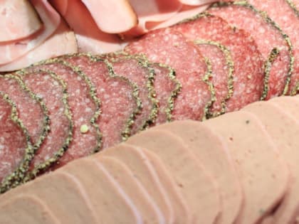 В мясной продукции АО «Комбинат пищевой «Хороший вкус» систематически выявляют антибиотики. Документы направлены в прокуратуру