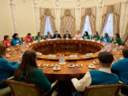 Победители "Большой перемены" обсудили с Евгением Куйвашевым, как потратить выигранные деньги