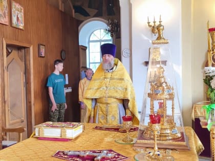 Епископ Феодосий совершил Божественную Литургию в Свято-Троицком соборе