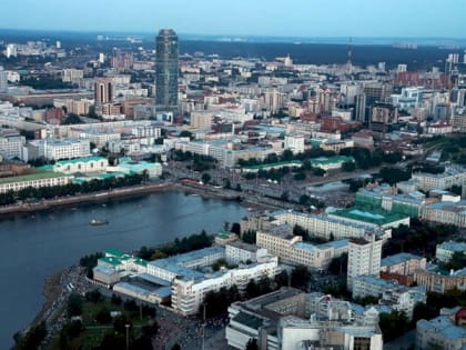 Холодные ночи и сильный ветер придут на Урал в выходные