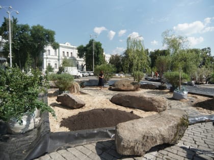 В Екатеринбурге строительство метро мешает сделать сквер из Площади 1905 года