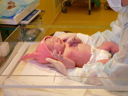 В новогоднюю ночь в роддомах Свердловской области появились на свет 17 уральцев
