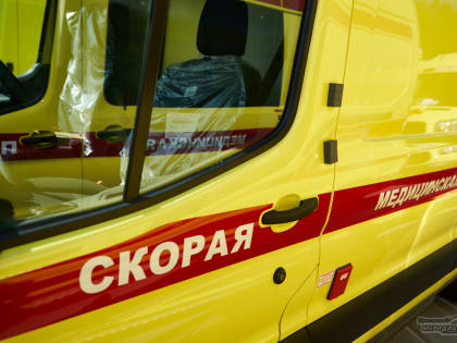 Скорая с пациентом в коме не могла проехать в больницу Нижнего Тагила из-за автохама