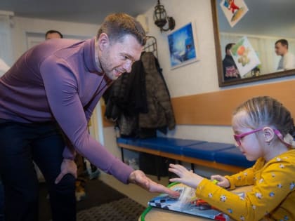 Депутаты медфракции Екатеринбургской гордумы закупили спецмебель учебно-развивающему центру для детей с ДЦП