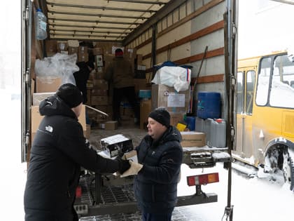 Печи, генераторы и теплые вещи. Три посылки с дополнительной помощью направили военным