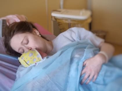 Уральские врачи поздравляют с Днём матери всех героинь праздника!