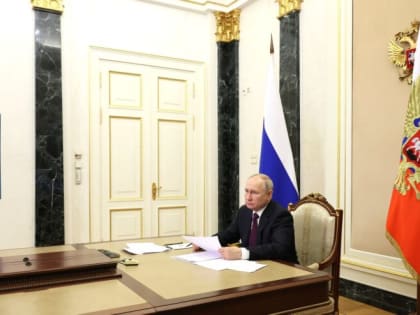 Евгений Куйвашев доложил Владимиру Путину о поддержке, которую получают жители населённых пунктов, пострадавших от пожаров