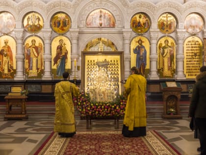 Праздничное всенощное бдение совершено в Храме-на-Крови в канун Собора Екатеринбургских святых
