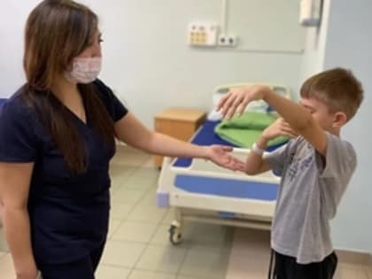 Около 2,3 тысячи маленьких уральцев ежедневно проходят профилактические осмотры в Свердловской области