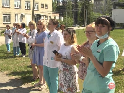 День медицинского работника на полянке. Как городская больница Ревды отметила праздник
