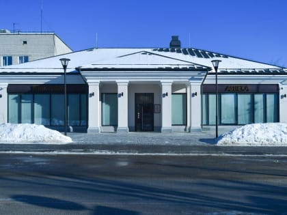 Раритетные артефакты и современный лекторий: аптека нового формата открылась в Верхней Пышме