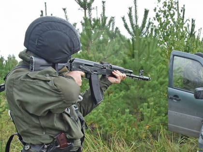 Охотинспекторов Свердловской области вооружили «калашами»