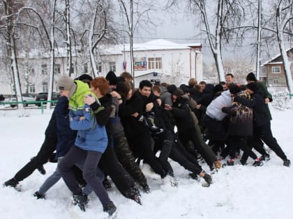 ПОЗНАКОМИЛИСЬ С ТРАДИЦИЯМИ