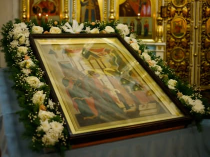 Митрополит Евгений совершил Божественную литургию в престольный праздник Введенского Архиерейского подворья в Верхних Сергах
