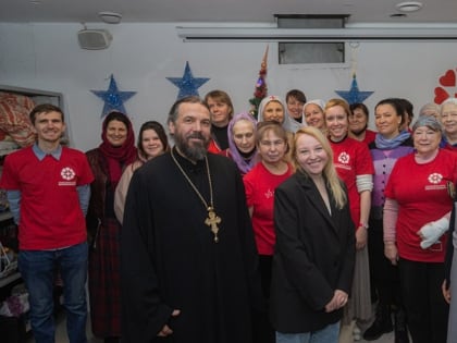 Митрополит и православные активисты Екатеринбурга собрали продукты для малоимущих