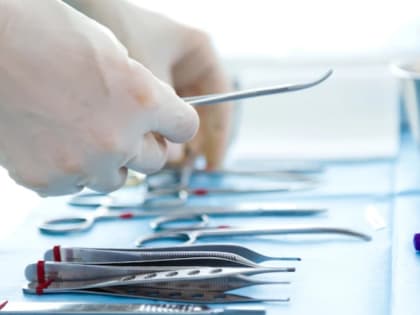 Артемовские врачи спасли пациента с ножевым ранением