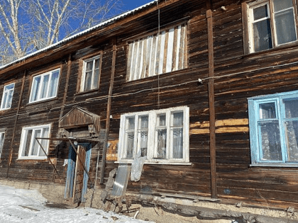 В Серове загорелась двухэтажка: жители просили сделать ремонт еще два года назад