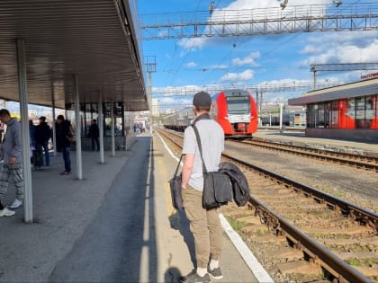 Краснотурьинские школьники и студенты смогут ездить на пригородных поездах за полцены