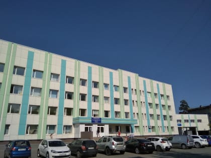 Уральские врачи вернули возможность ходить 100-летней пациентке с тяжёлой травмой бедра