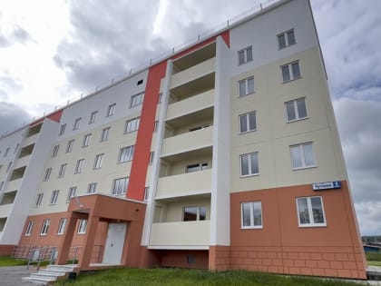 Дети-сироты Первоуральского городского округа получили ключи от 90 новых квартир