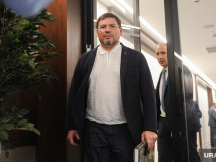 «Обул» Заксо. Челябинского депутата Денисенко попытаются лишить мандата в суде
