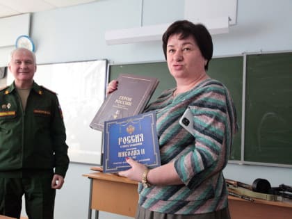 Депутатский центр Сергея Мелехина провел две лекции «Вклад Урала в Победу» для учащихся 9-10 классов