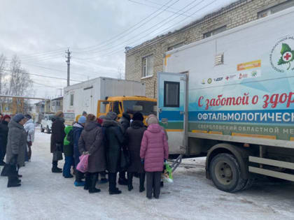 И вылечили, и выучили: медики проверили здоровье жителей Каменского района, приехав к ним в село