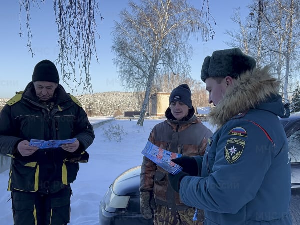Свердловские спасатели предупреждают об опасности осеннего льда