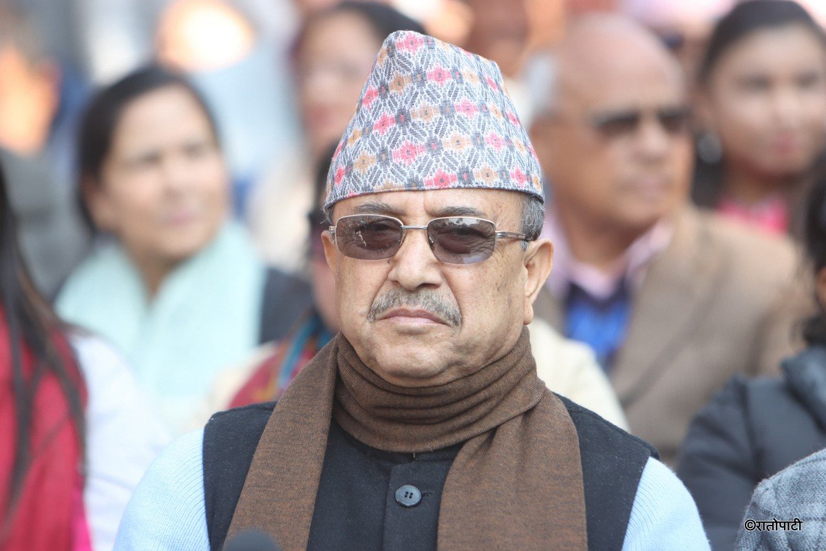 महाधिवेशन स्थगित गर्न गगन थापालाई पूर्णबहादुर खड्काको आग्रह 1
