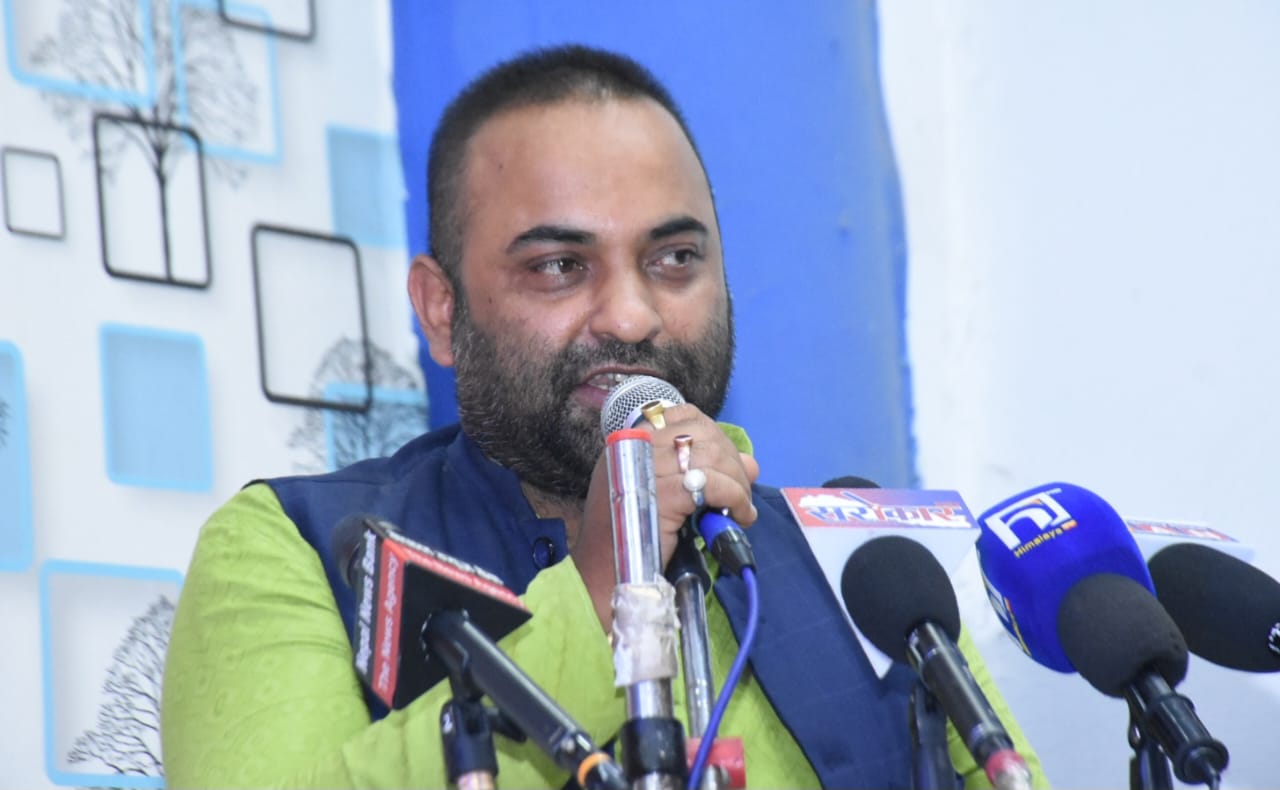 राजेन्द्र महतोलाई धक्का: महासचिव झासहितका नेताहरूद्वारा पार्टी परित्याग 1