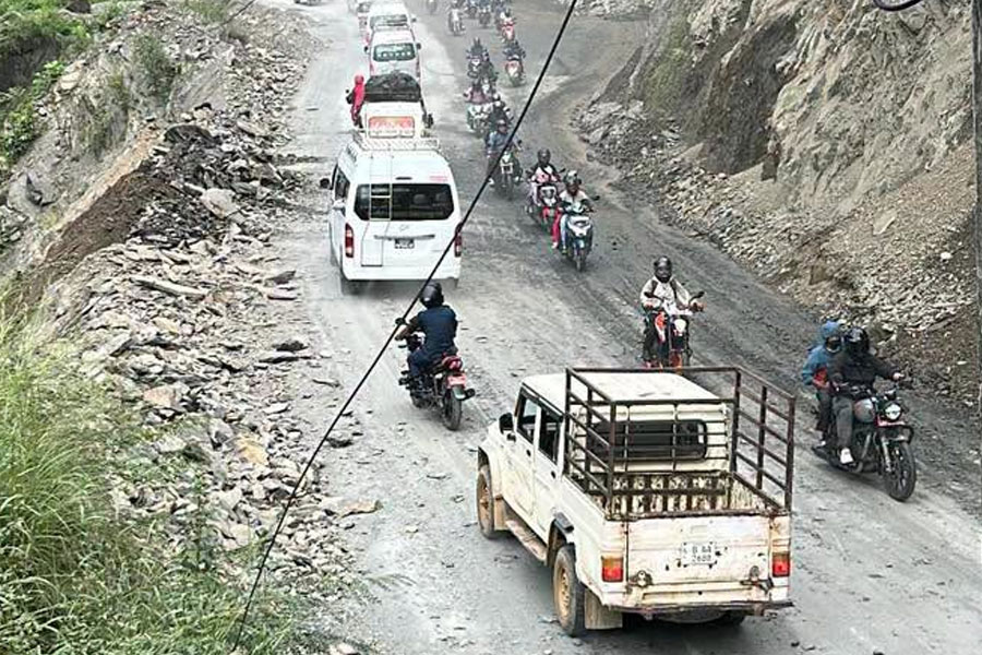 काठमाडौंको आपूर्ति श्रृङ्खला फेरी विथोलियो 1