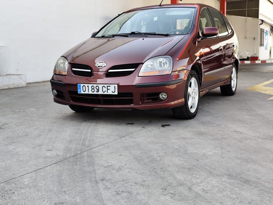 Nissan Almera Tino