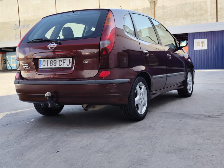 Nissan Almera Tino