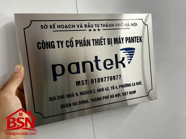 Bảng tên công ty alu bền đẹp uy tín cao cấp dành cho thương hiệu cần hình ảnh chỉnh chu